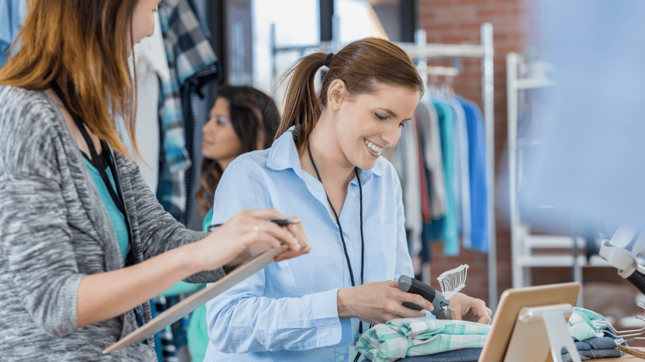 Como fazer gestão de uma loja de roupas