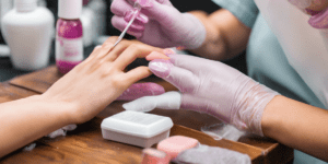 Como evitar a alergia ao gel na manicure